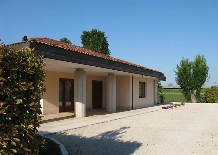 Alojamento de Acomodação e Pequeno-almoço Nelly